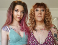 В Англии мать и дочь попытались выгнать из супермаркета за вульгарные наряды