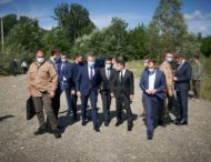 Володимир Зеленський заслухав план щодо відновлення зруйнованого мосту через річку Прут на Буковині