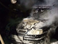 На Дніпропетровщині на тимчасовій зупинці спалахнув автомобіль (Фото)