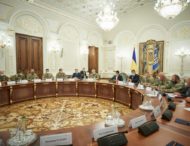 Президент на зустрічі з резервістами: Україні пощастило мати таких героїв