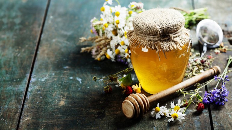 Десять полезных свойств мёда.