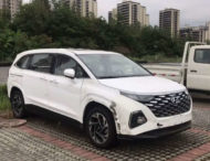 Новый минивэн Hyundai сфотографировали без камуфляжа