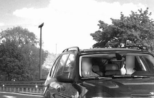 В Германии водитель авто отличился дерзкой выходкой на дороге В Германии водитель авто отличился дерзкой выходкой на дороге