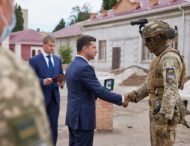 Президент відвідав місце дислокації Третього полку Сил спеціального призначення імені князя Святослава Хороброго та поспілкувався з військовими
