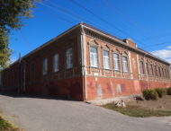 Ещё одна из старейших школ Никополя имени героя СССР.