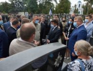 На Сумщині Володимир Зеленський відвідав Меморіал героям АТО й поспілкувався з ветеранами та їхніми сім’ями