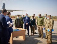 Президент відвідав місце катастрофи літака Ан-26 на Харківщині