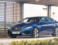 Jaguar XF после рестайлинга сменил интерьер