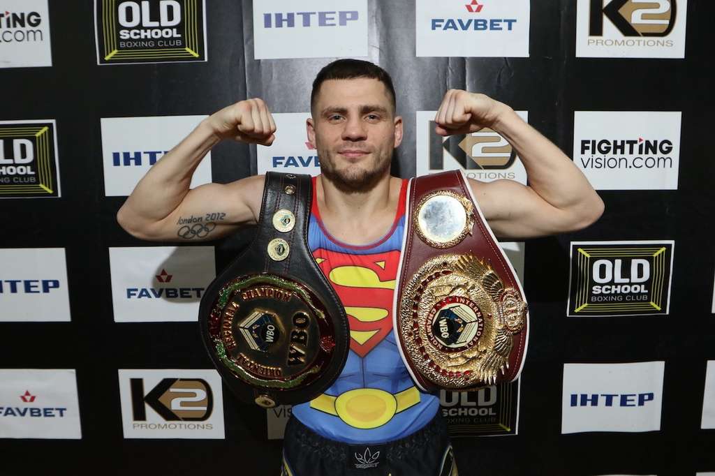 Денис Беринчик перевесил Симиона накануне боя Денис Беринчик перевесил Симиона накануне боя