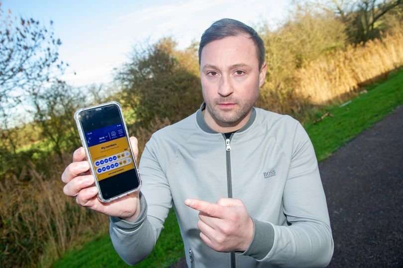 Британец из-за девушки упустил 1 млн фунтов стерлингов Британец из-за девушки упустил 1 млн фунтов стерлингов