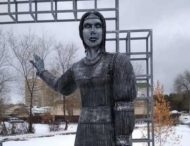 В России открыли странный памятник Аленушке