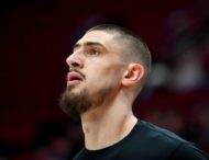 Украинец Алексей Лень дебютировал за “Торонто” в НБА