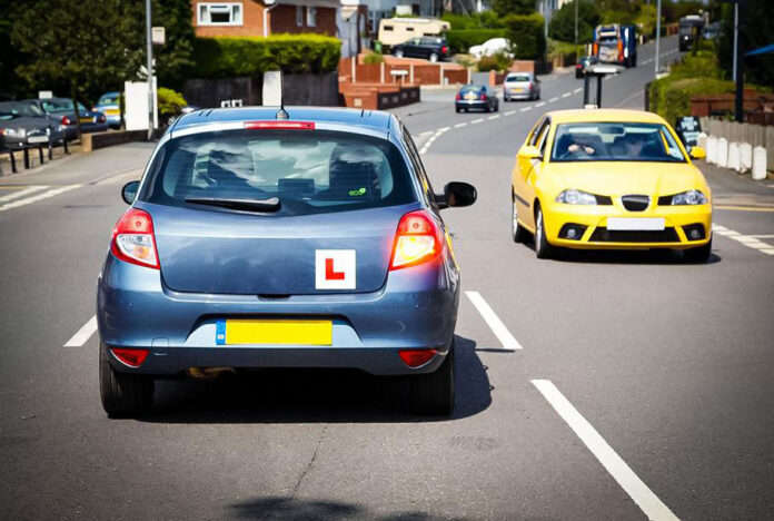 Британец установил рекорд, получив водительские права со 158-й попытки Британец установил рекорд, получив водительские права со 158-й попытки