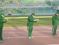 Президент Туркменистана провел соревнование по скоростному записыванию его слов