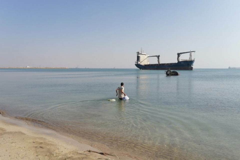 Моряк уже четыре года находится на брошенном судне Моряк уже четыре года находится на брошенном судне