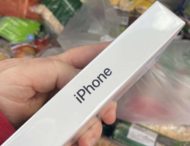 Мужчина заказал доставку продуктов и обнаружил там новый iPhone