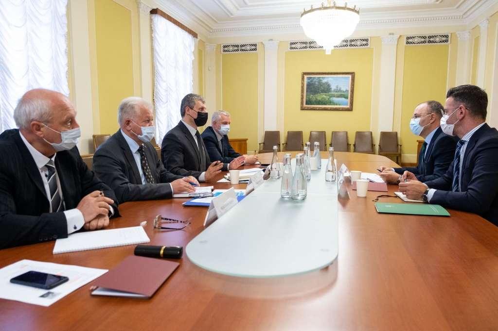 Роман Машовець обговорив оборонну реформу в Україні з радником високого рівня від Литви в Комітеті реформ Міноборони та ЗСУ Роман Машовець обговорив оборонну реформу в Україні з радником високого рівня від Литви в Комітеті реформ Міноборони та ЗСУ