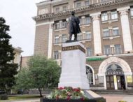 До  30-ї річниці незалежності України у Кривому Розі  до пам’ятника  Т. Шевченко  поклали  квіти
