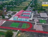 В Днепропетровской области завершают реконструкцию школьного стадиона (фото)