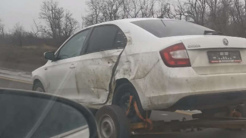 Сеть насмешил сомнительный способ отбуксировать авто Сеть насмешил сомнительный способ отбуксировать авто