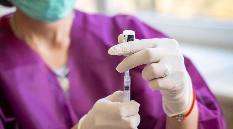 На Днепропетровщине вакцинировались более 40% взрослого населения
