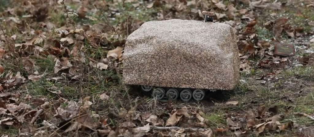 В России за три года создали «умный камень» на колесах для «слежки за врагом». Видео