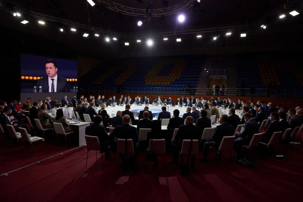 Володимир Зеленський: Ефективна модель тероборони – це надійний тил для армії, і разом вони становлять основу сильної України Володимир Зеленський: Ефективна модель тероборони – це надійний тил для армії, і разом вони становлять основу сильної України