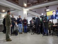 Ситуація на кордонах України контрольована, але відведення російських військ поки що не фіксується – Президент