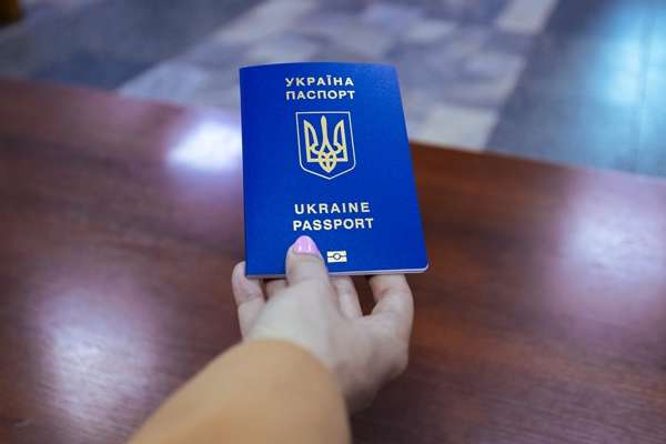 Із початку війни міграційна служба Дніпропетровщини видала понад 10 тис біометричних паспортів Із початку війни міграційна служба Дніпропетровщини видала понад 10 тис біометричних паспортів