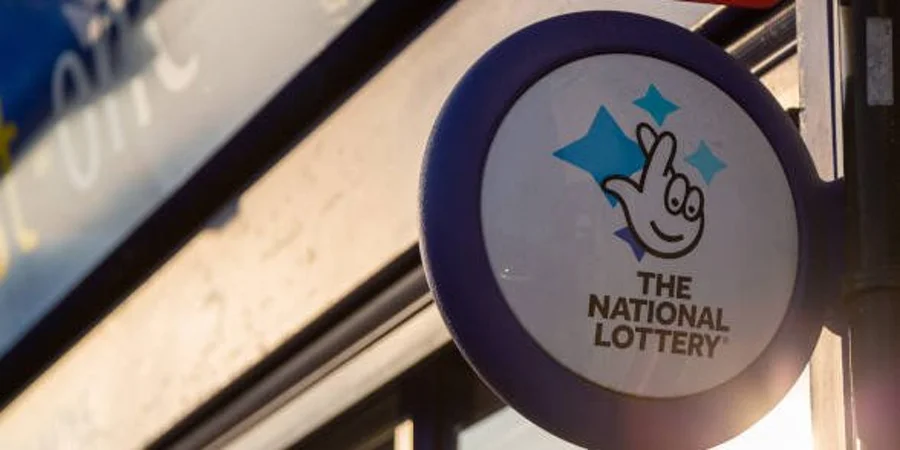 10 фунтів чи мільйон? Британка подала до суду на онлайн-лотерею через свій виграш