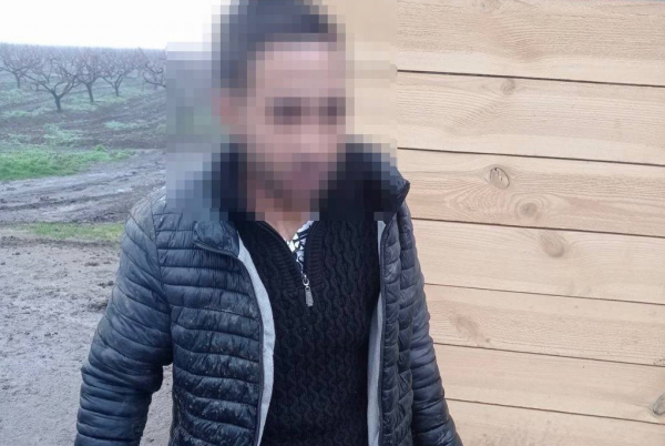 Впав у рів і заснув: молдованин намагався незаконно перетнути кордон, аби побачити кохану (фото) Впав у рів і заснув: молдованин намагався незаконно перетнути кордон, аби побачити кохану (фото)