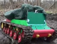 Росіяни хочуть знищувати Abrams і Leopard іграшковими “танками” з Китаю (відео)