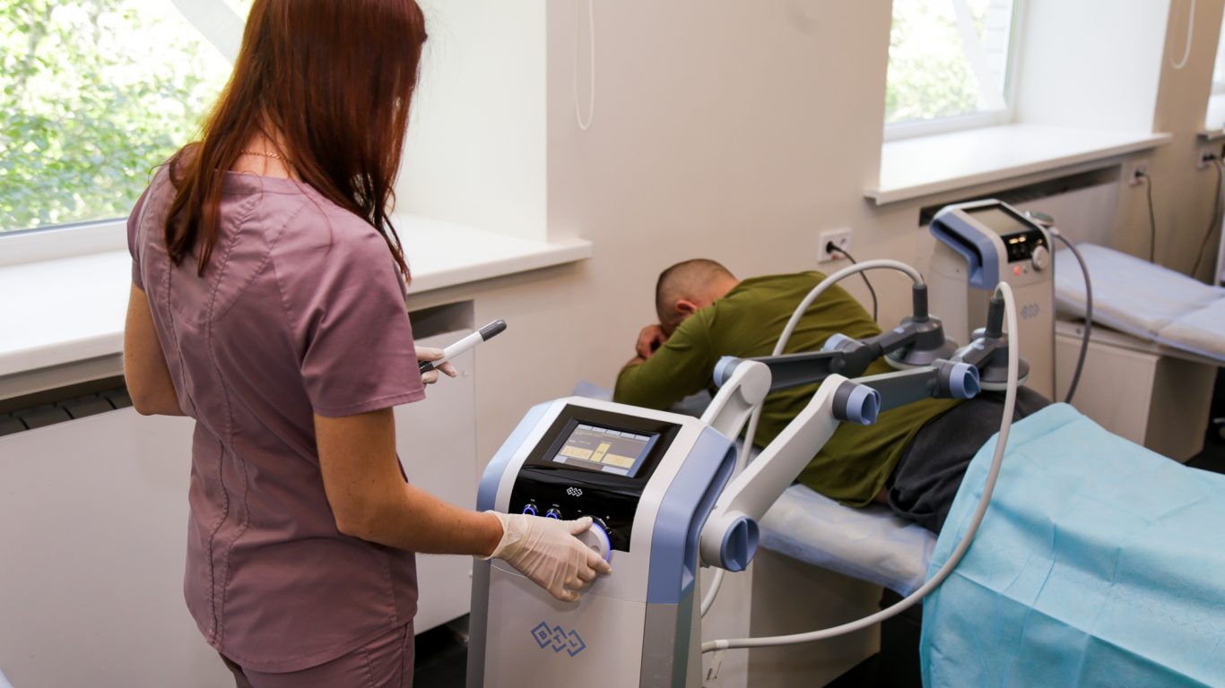 Сучасні технології і передове реабілітаційне устаткування: в одному з комунальних медзакладів обласної ради готується до відкриття нове відділення для реабілітації військових Сучасні технології і передове реабілітаційне устаткування: в одному з комунальних медзакладів обласної ради готується до відкриття нове відділення для реабілітації військових