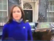 Репортер sky news раптово зникла з кадру у прямому ефірі (відео)