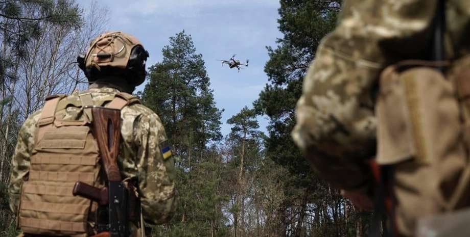 Тролінг 99 рівня”: український дрон закидав картоплею прикордонників у Білорусі (відео) Тролінг 99 рівня”: український дрон закидав картоплею прикордонників у Білорусі (відео)