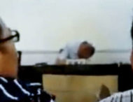 У Китаї суддя трохи перебрав і заснув під час засідання (відео)