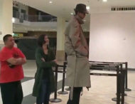 Триметровий хлопець збентежив відвідувачів кінотеатру (відео)