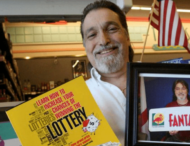 Вивів “формулу успіху”: чоловік отримав понад $1 млн, вигравши в лотерею 7 разів (фото)