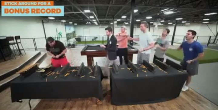 Американець встановив рекорд, зламавши за хвилину майже 100 олівців (відео) Американець встановив рекорд, зламавши за хвилину майже 100 олівців (відео)