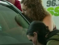 У США проходить конкурс на найдовший поцілунок з машиною (відео)