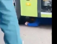 Відео: у ташкенті водій “сховався” від штрафу під колесами автобуса