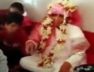 В Індії сім’я нареченої побила нареченого через лисину. ВІДЕО