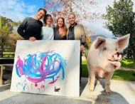 Картини, намальовані свинкою, продали за 1,2 млн доларів (ФОТО)