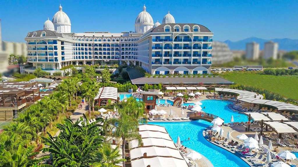 Відео: у Туреччині російські туристи намагалися вкрасти з готелю 35 кг їжі Відео: у Туреччині російські туристи намагалися вкрасти з готелю 35 кг їжі