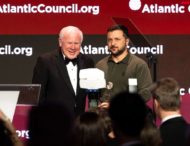 Володимир Зеленський від імені українського народу отримав премію Atlantic Council Global Citizen Awards