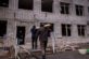Виносять мішками уламки з понівечених квартир: жителі пошкодженого гуртожитку «розгрібають» наслідки шахедної атаки