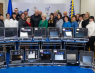 Дніпропетровщина у лідерах за кількістю мобільних валізок для ЦНАП: ще 20 громад отримали необхідне для роботи обладнання