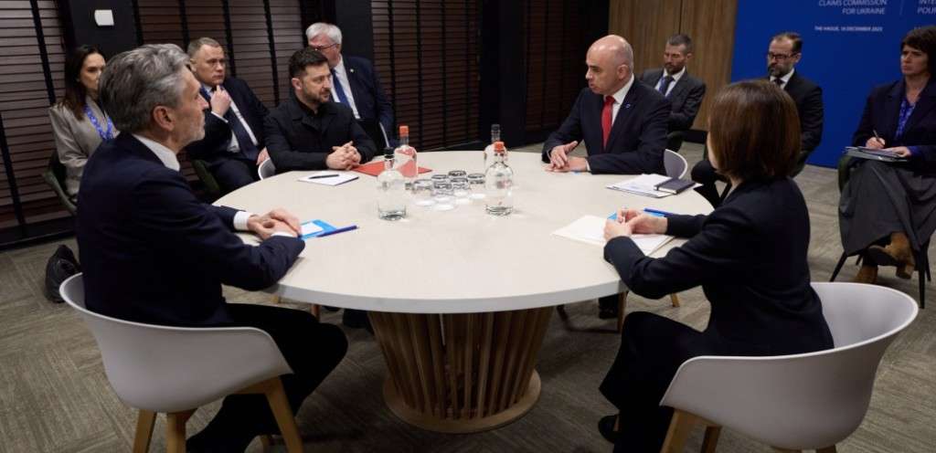 Володимир Зеленський провів спільну зустріч із Премʼєр-міністром Нідерландів, Президенткою Молдови та Генсеком Ради Європи Володимир Зеленський провів спільну зустріч із Премʼєр-міністром Нідерландів, Президенткою Молдови та Генсеком Ради Європи