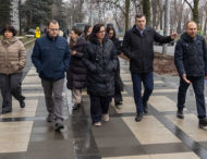 Триває втілення флагманського проєкту: безбар’єрний маршрут у Дніпрі оглянула заступниця Міністра розвитку громад та територій