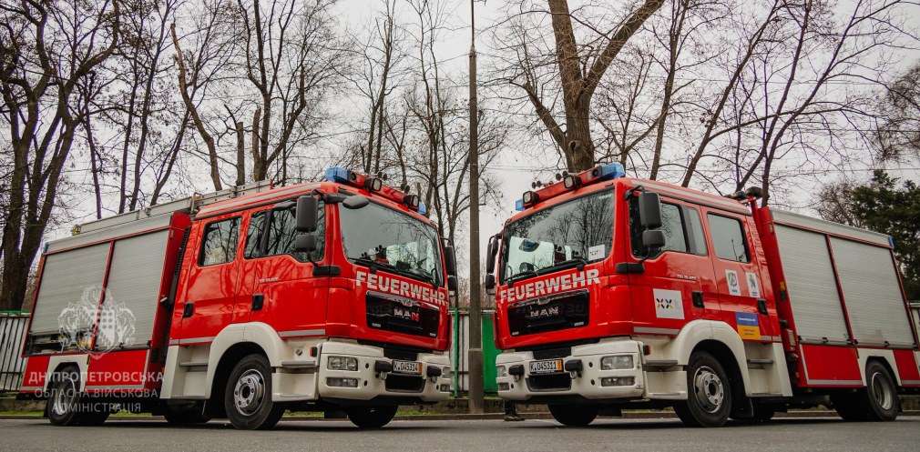 Для роботи пожежних команд: дві громади Дніпропетровщини отримали спецавтівки від міжнародних партнерів Для роботи пожежних команд: дві громади Дніпропетровщини отримали спецавтівки від міжнародних партнерів